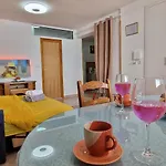 In Drift App 20 M From The In Stobrec - Διαμέρισμα