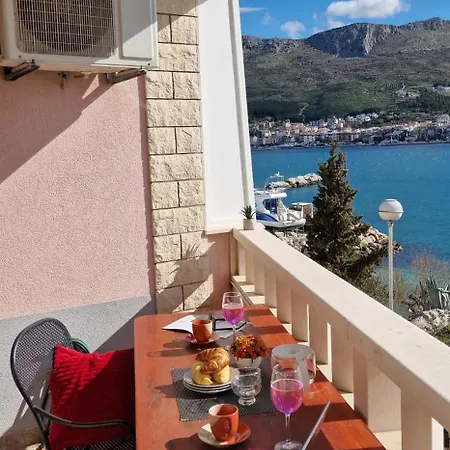 In Drift App 20 M From The In Stobrec -