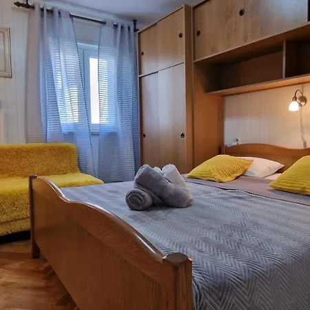 In Drift App 20 M From The In Stobrec - Apartmán *