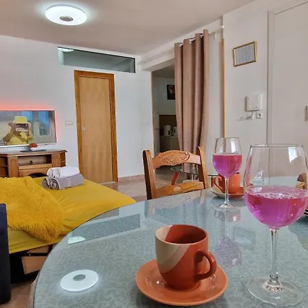 In Drift App 20 M From The In Stobrec - Appartement